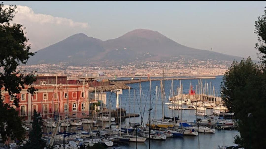 Il Salotto Di Chiaia Maison d'hôtes Naples